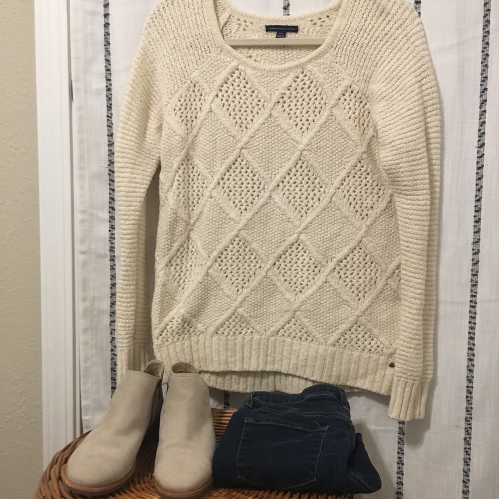 American Eagle chunky diamond knit sweater